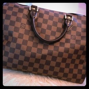 Louis Vuitton speedy bag